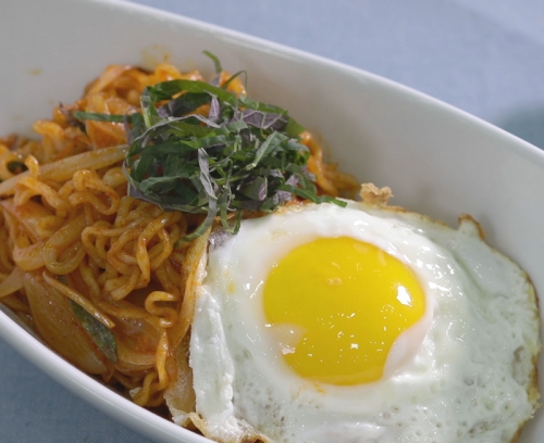 에그라볶이 - stir-fried rice cak...